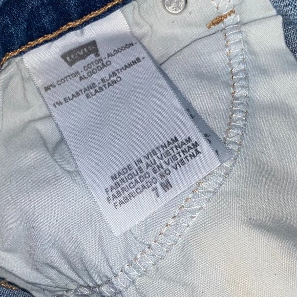 Vintage 2000s Levi's Low rise Flare Jeans with Stretch - Picture 8 of 8